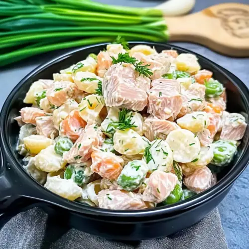 Berry Salad with Tuna and Tomatoes